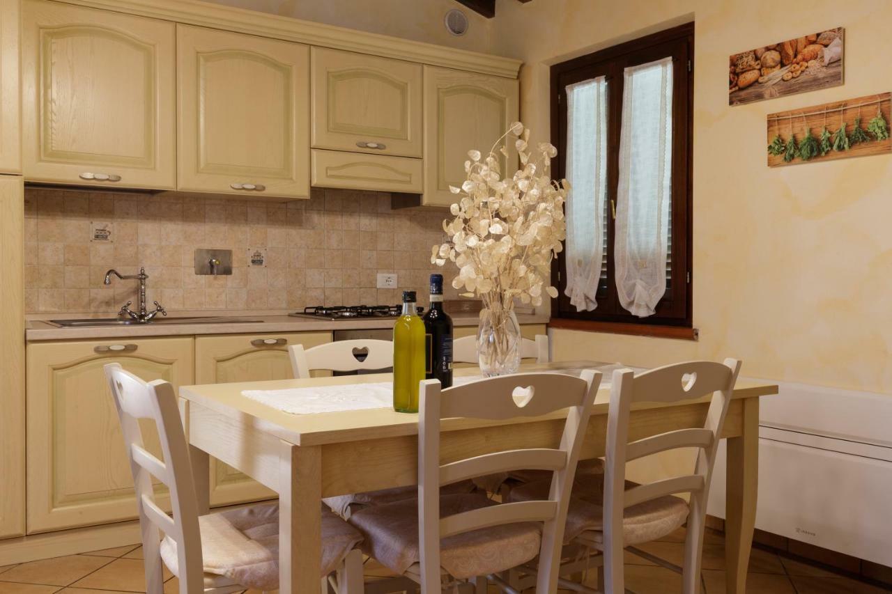 Borgo Dei Gigli Villa ลัมปอเรคคิโอ ภายนอก รูปภาพ